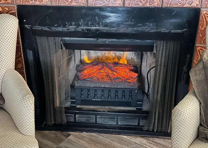 Amazing Duplex Close To Airport, Downtown