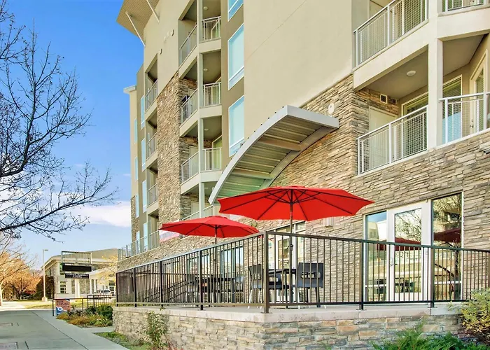Luxury Condo In The Library Square District
