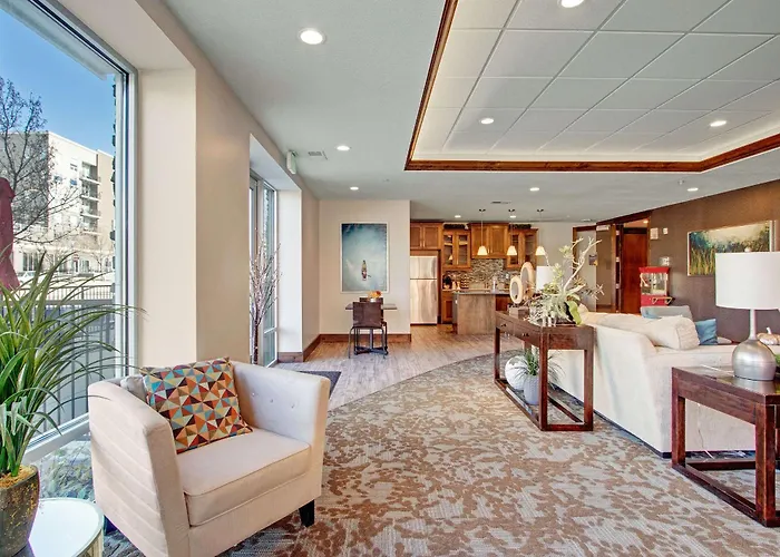 Luxury Condo In The Best Part Of Downtown