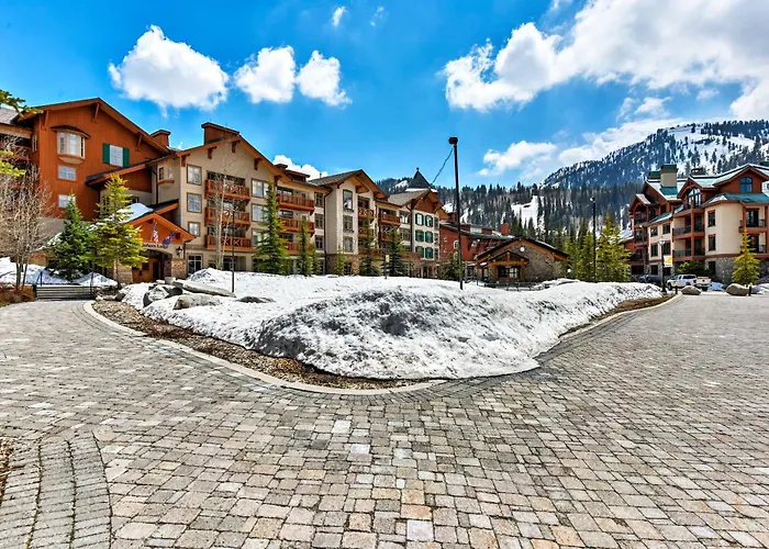 Ski-In/Ski-Out Solitude Condo W/ Rooftop Hot Tub!