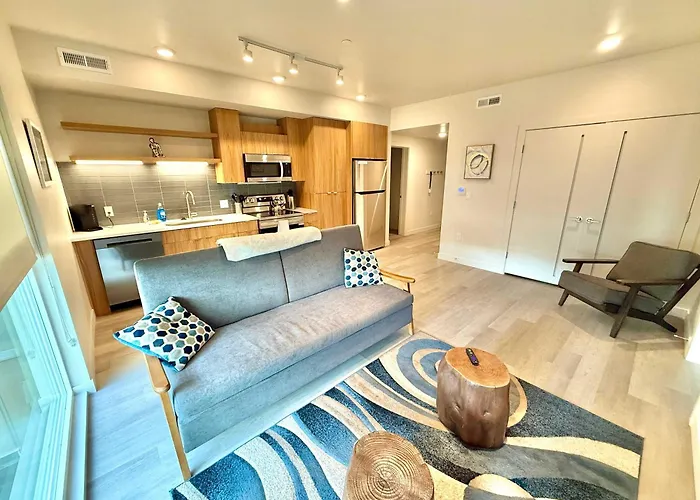 Ultra-Luxury Condo In The Middle Of Downtown